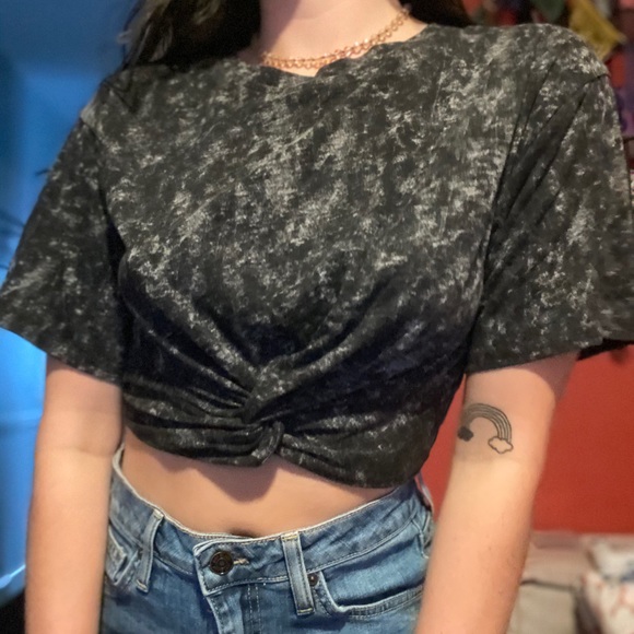 SOLD - Cropped wide sleeved tshirt - Picture 2 of 4